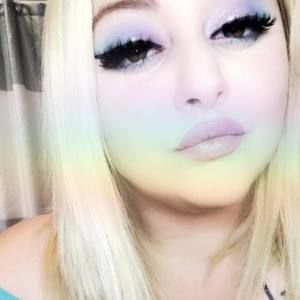 Meet your Posher, Abbey